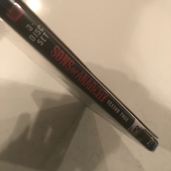 SONS OF ANARCHY Season 4 // Blu-Ray 3-Disc Set - Picture 4 of 8